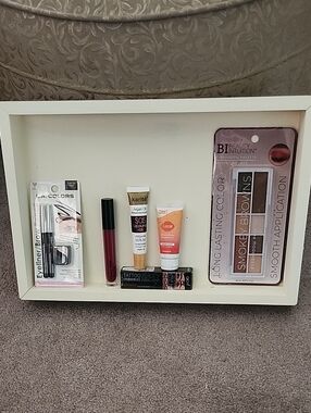 6 PC  Assorted Women Makeup Set - Brown, Pink, Red